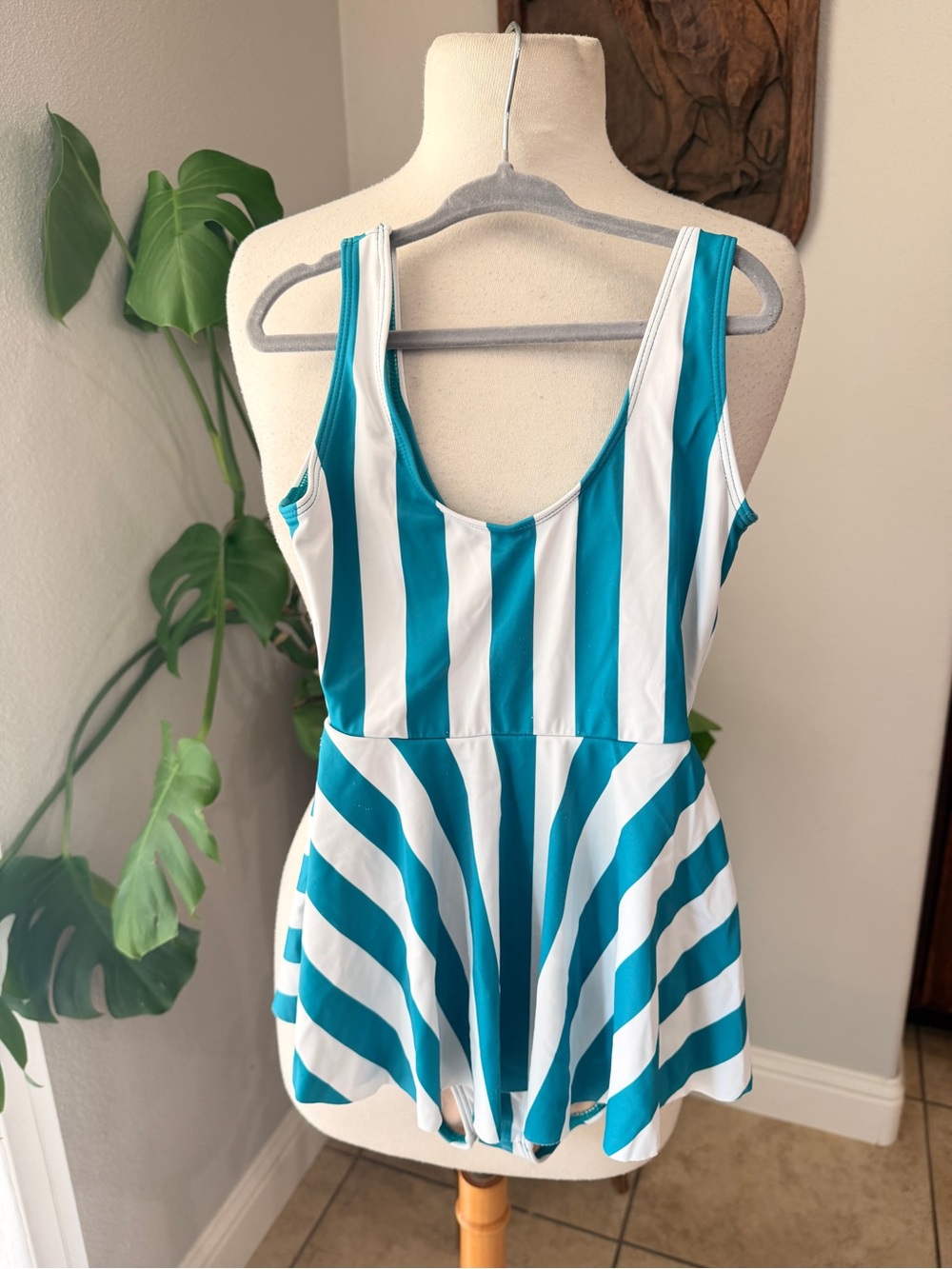 Kortni Jeane Girls Skirted One Piece Swimsuit Teal White Stripe Size 6/7